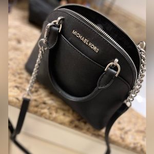 Michale Kors crossbody bag